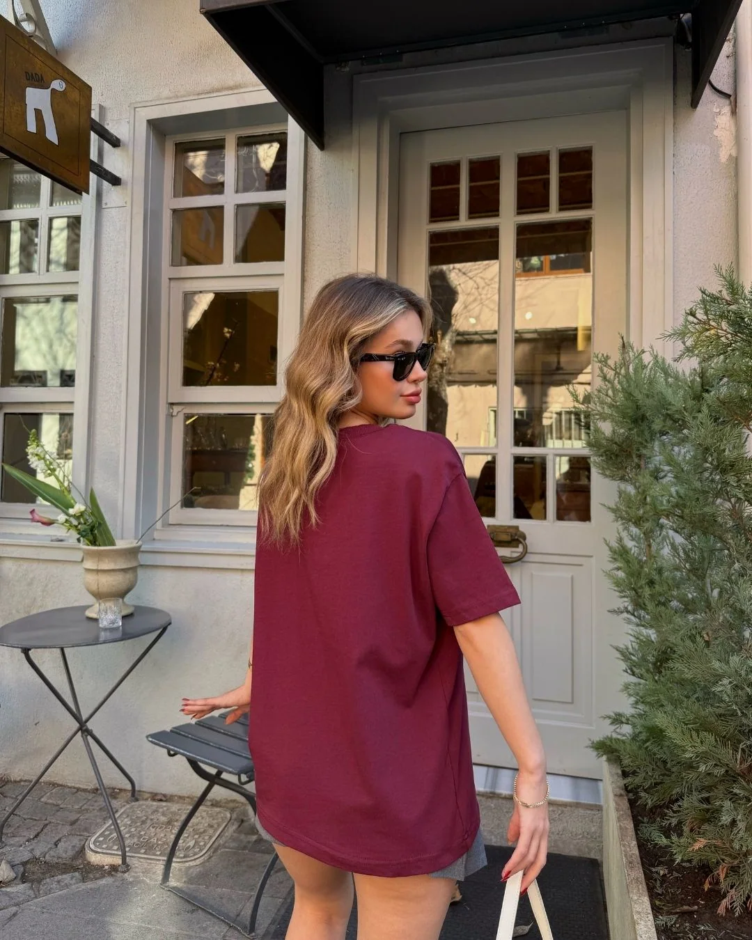 Karyoka tshirt — model üzerinde, 3. fotoğraf