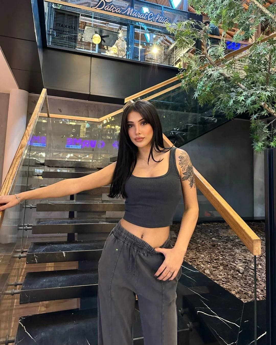 Yıkamalı askılı kakorse basic atlet — model üzerinde, 2. fotoğraf