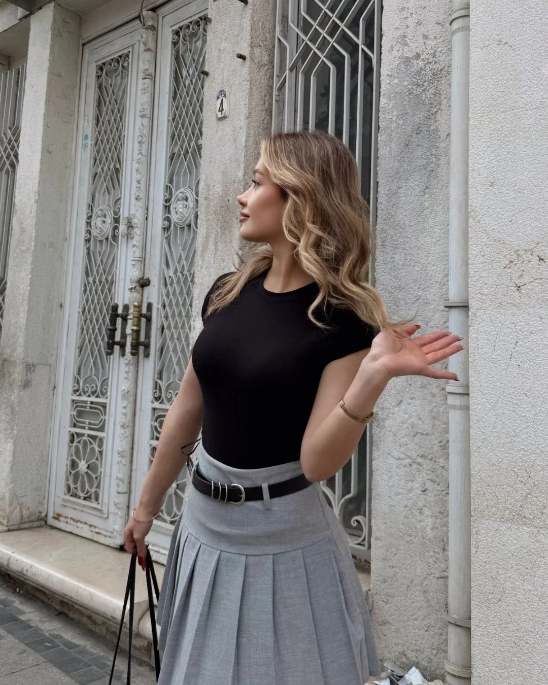 Modal reglan kol — model üzerinde, 4. fotoğraf