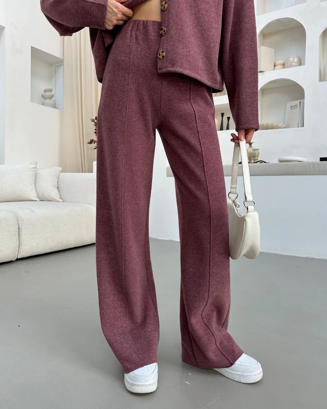 Selanik Nervürlü Pantolon — model üzerinde, 4. fotoğraf
