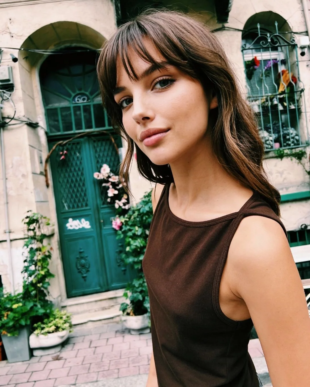 Modal kayık yaka atlet — model üzerinde, 5. fotoğraf