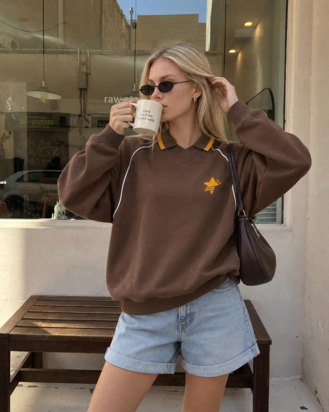 Çift Yakalı Arabiyeli Sweatshirt 3 İplik — model üzerinde, 2. fotoğraf