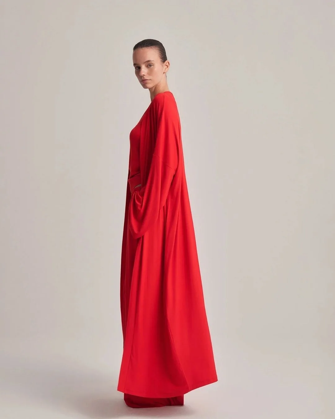 Dökümlü kimono — model üzerinde, 4. fotoğraf