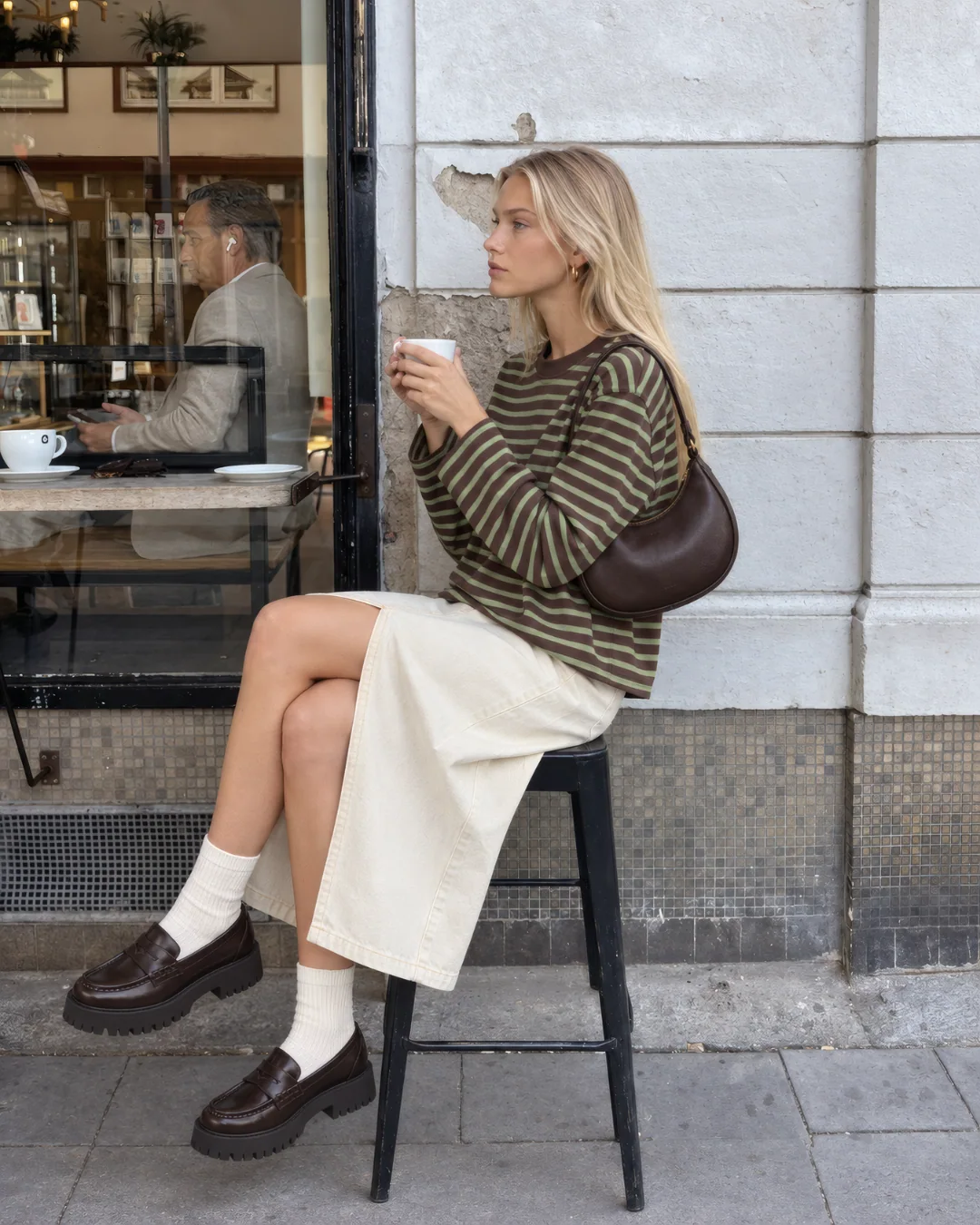 Çizgili Sweatshirt — model üzerinde, 3. fotoğraf