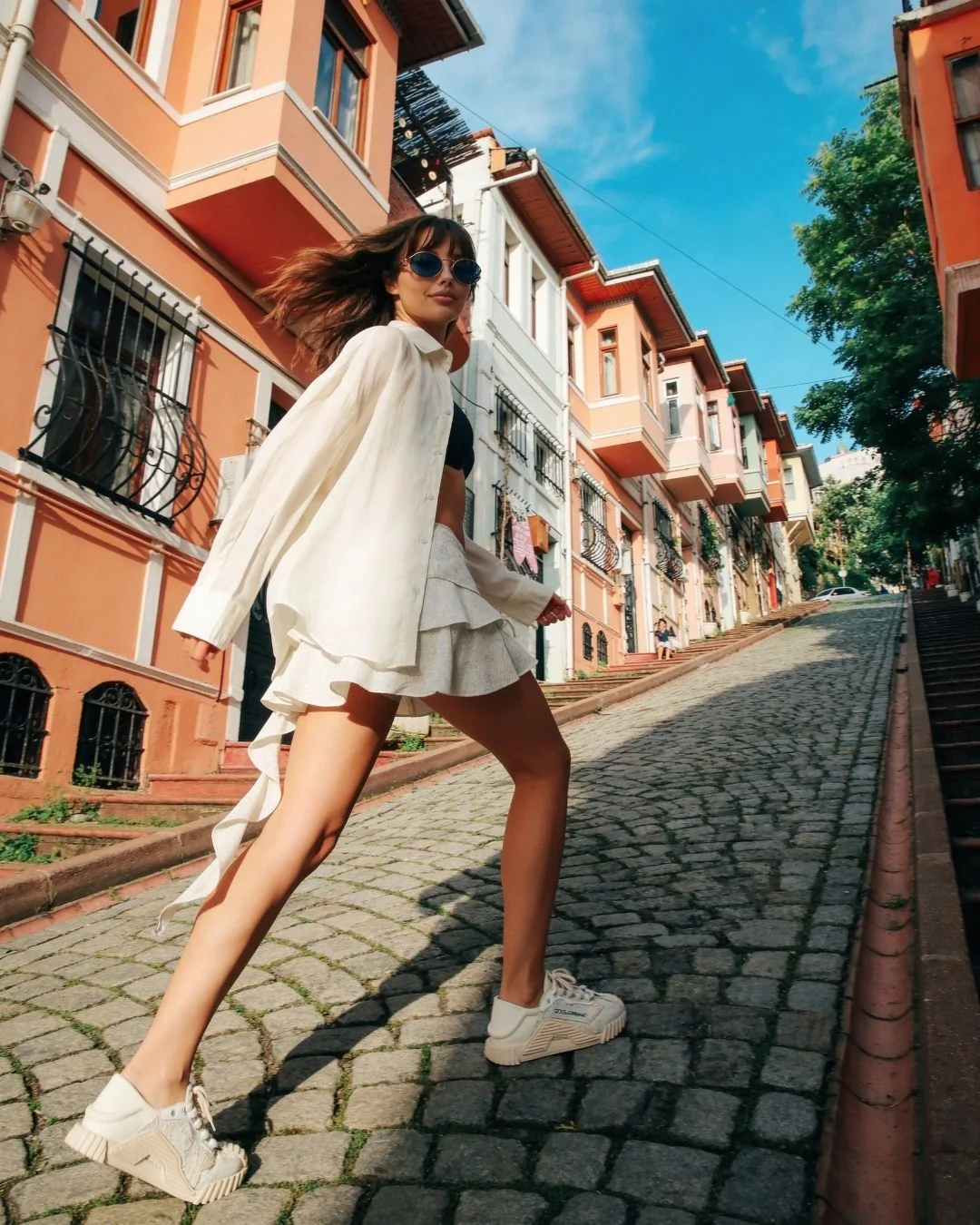 Vual oversize gömlek — model üzerinde, 5. fotoğraf