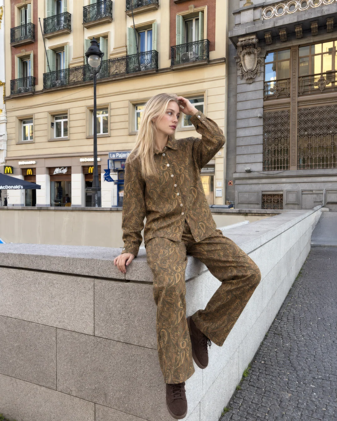 Şal desen rivetli gabardin pantolon — model üzerinde, 7. fotoğraf